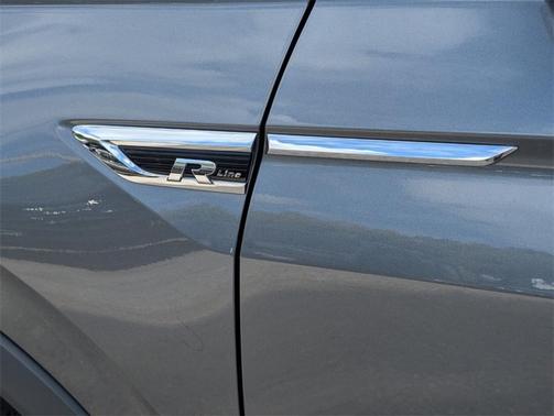 2020 Volkswagen Tiguan 2.0T SE R-Line Black