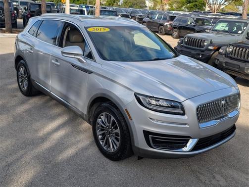 2019 Lincoln Nautilus Select