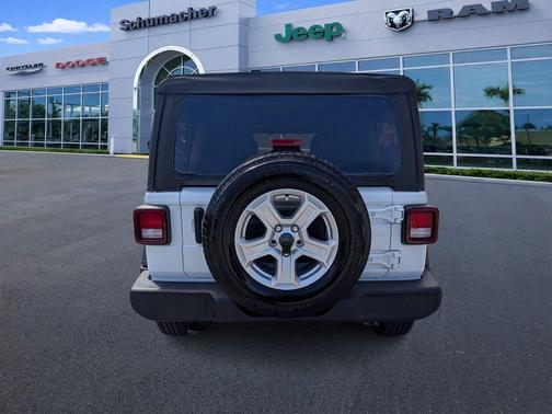 2022 Jeep Wrangler Unlimited Sport