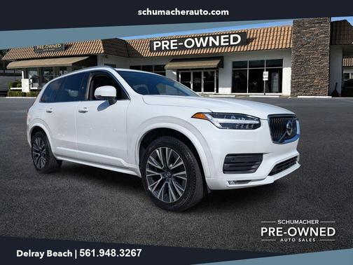 2022 Volvo XC90 T5 Momentum 7 Passenger