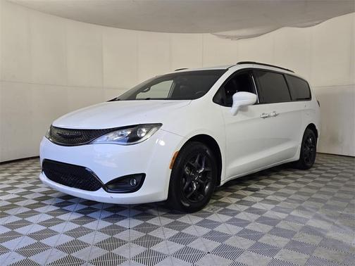 2019 Chrysler Pacifica Touring-L
