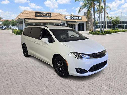 2019 Chrysler Pacifica Touring-L