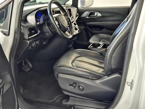 2019 Chrysler Pacifica Touring-L