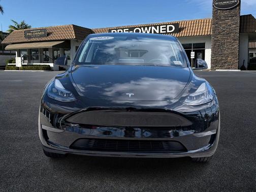 Black 2025 Tesla Model Y Long Range