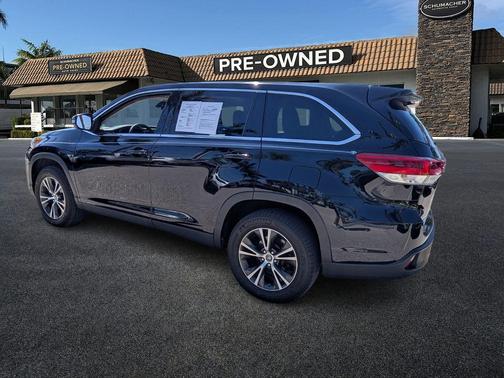 Black 2019 Toyota Highlander LE