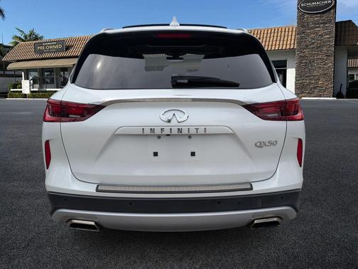 2023 INFINITI QX50 Luxe