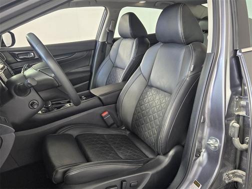 2022 Nissan Maxima Platinum