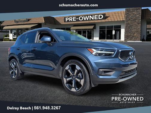Denim Blue Metallic 2021 Volvo XC40 T5 Momentum