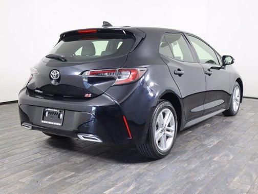 Photo 5 of 36 of 2019 Toyota Corolla Hatchback SE