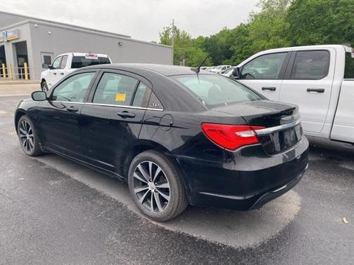 2011 Chrysler 200 S