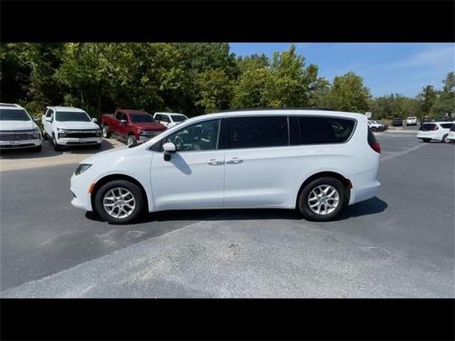 2020 Chrysler Voyager LXI