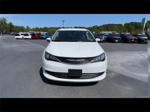 2020 Chrysler Voyager LXI
