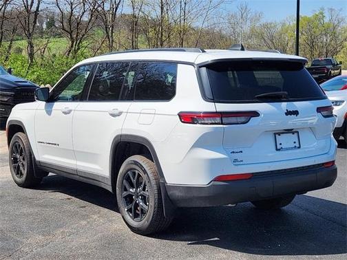 2025 Jeep Grand Cherokee L Laredo