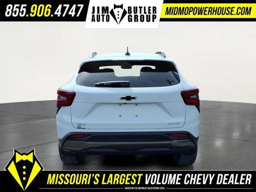 Summit White 2026 Chevrolet Trax ACTIV