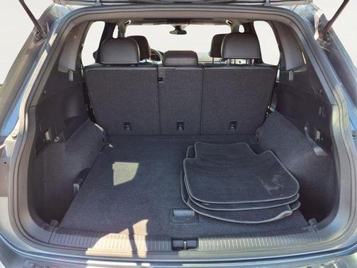 Platinum Gray Metallic 2023 Volkswagen Tiguan 2.0T SE R-Line Black