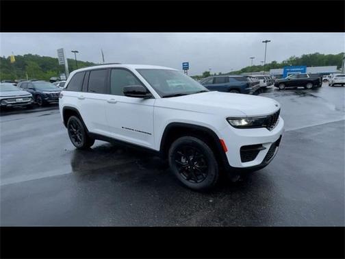 2024 Jeep Grand Cherokee Laredo