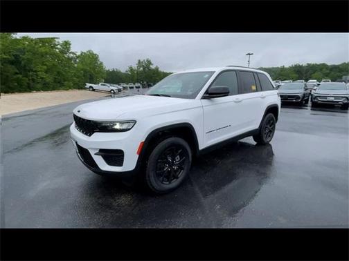 2024 Jeep Grand Cherokee Laredo