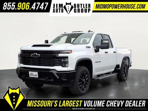 Summit White 2026 Chevrolet Silverado 2500 Custom
