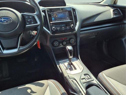 Crystal White Pearl 2019 Subaru Crosstrek 2.0i Premium