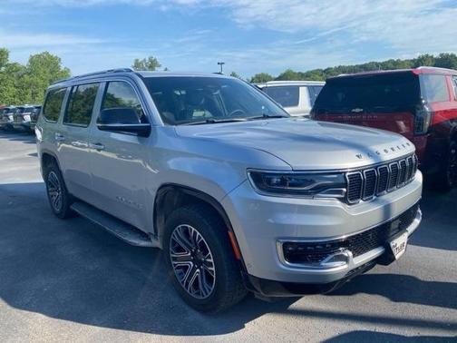 2023 Jeep Wagoneer Base