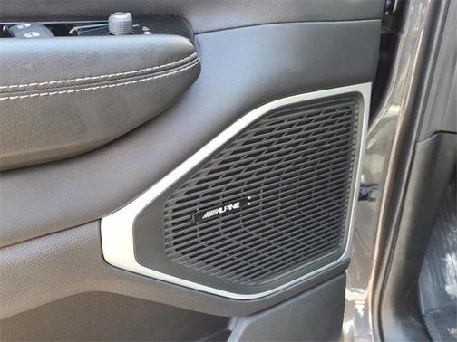 2025 Jeep Wagoneer Base