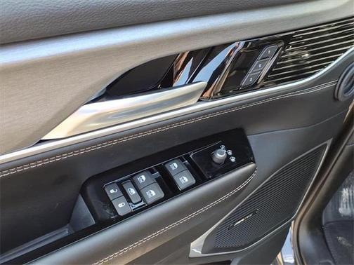 2025 Jeep Wagoneer Base