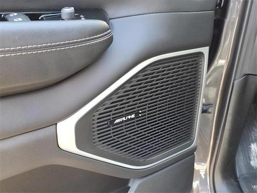 2025 Jeep Wagoneer Base