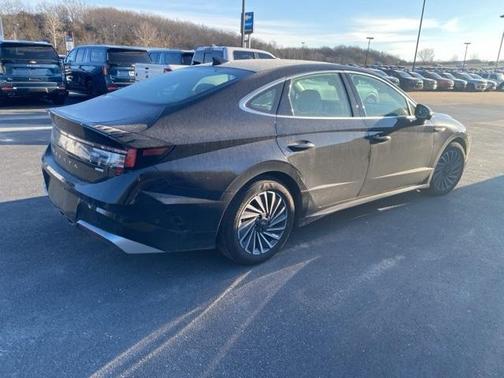 2024 Hyundai SONATA Hybrid Limited