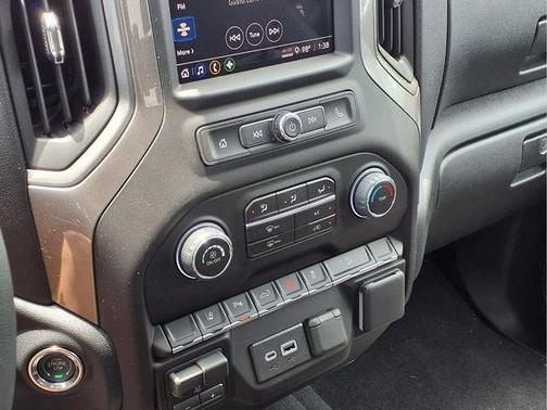Summit White 2026 Chevrolet Silverado 2500 Custom