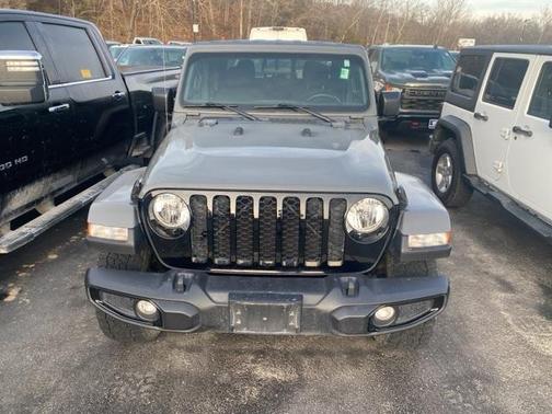 2022 Jeep Gladiator Sport