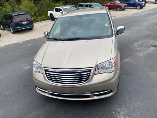 2015 Chrysler Town & Country Touring-L