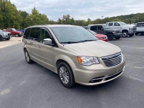 2015 Chrysler Town & Country Touring-L