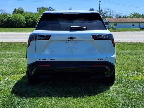 Polar White 2026 Chevrolet Equinox RS