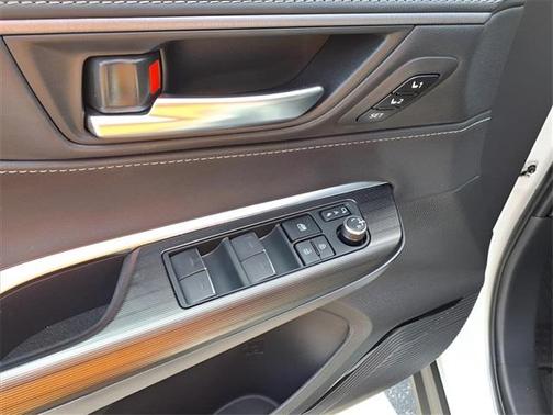 2024 Toyota Venza Nightshade