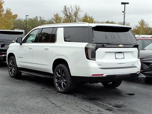 2026 Chevrolet Suburban LT