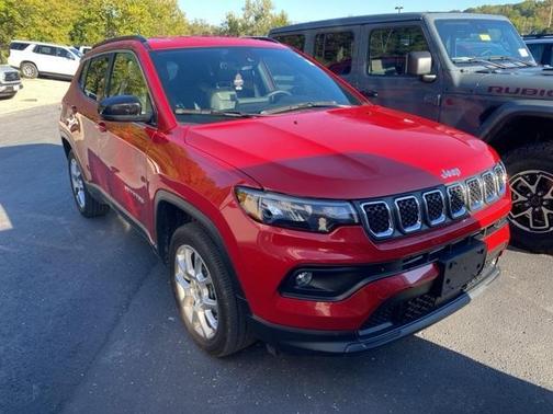 2023 Jeep Compass Latitude Lux