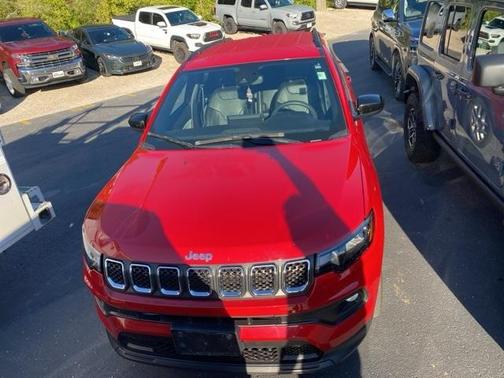 2023 Jeep Compass Latitude Lux