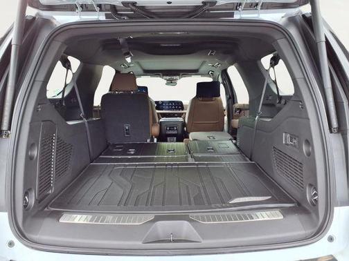 Polar White 2026 Chevrolet Suburban High Country
