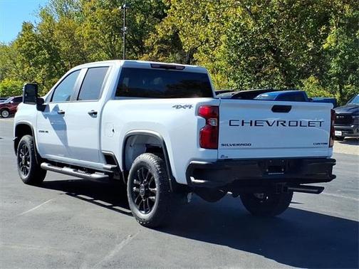 2026 Chevrolet Silverado 2500 Custom
