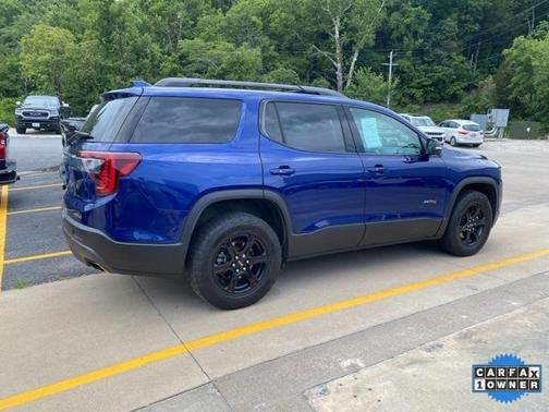 2023 GMC Acadia AT4