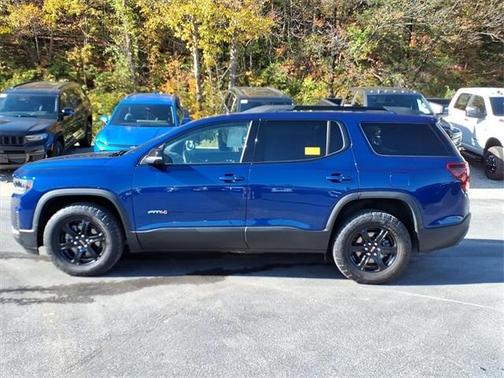 2023 GMC Acadia AT4