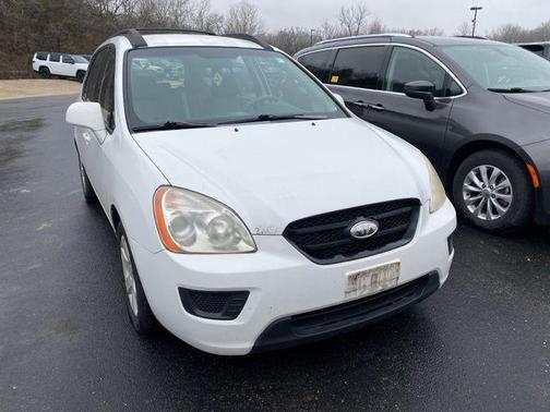 2008 Kia Rondo 