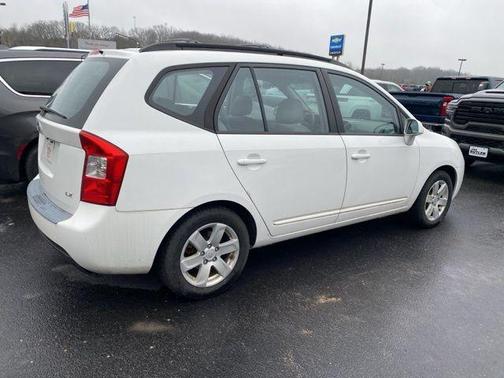 2008 Kia Rondo 