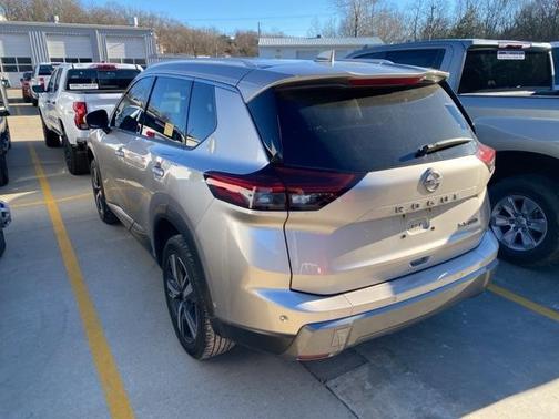 2024 Nissan Rogue SL