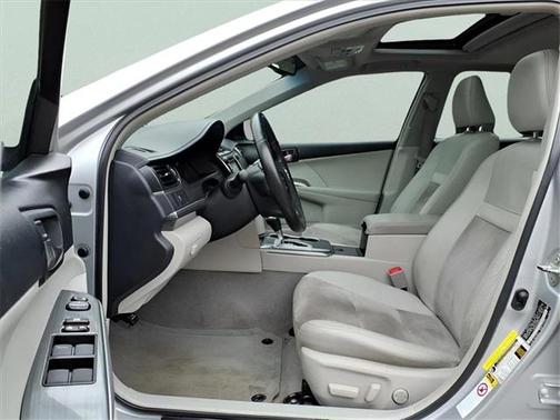 2012 Toyota Camry Hybrid XLE