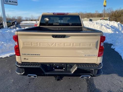 2022 Chevrolet Silverado 1500 Custom Trail Boss