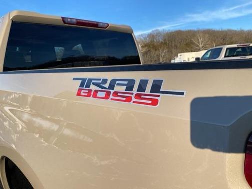 2022 Chevrolet Silverado 1500 Custom Trail Boss