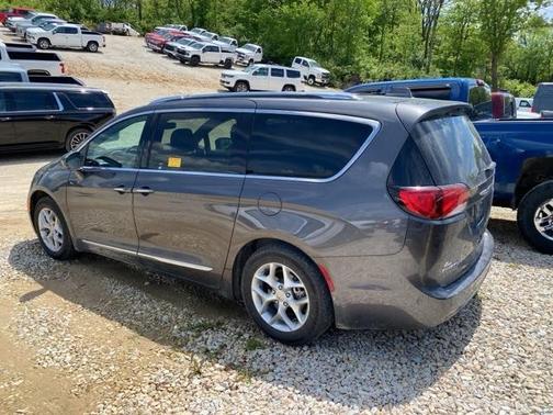 2019 Chrysler Pacifica Touring-L