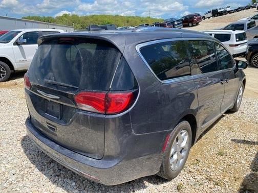 2019 Chrysler Pacifica Touring-L