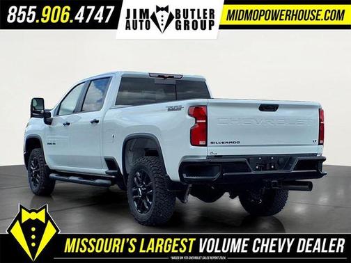 Summit White 2026 Chevrolet Silverado 3500 LT